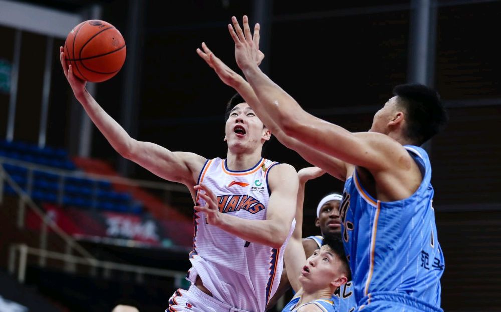 爱游戏在线-关于联赛局势迅速变化，精彩对决火热进行的信息