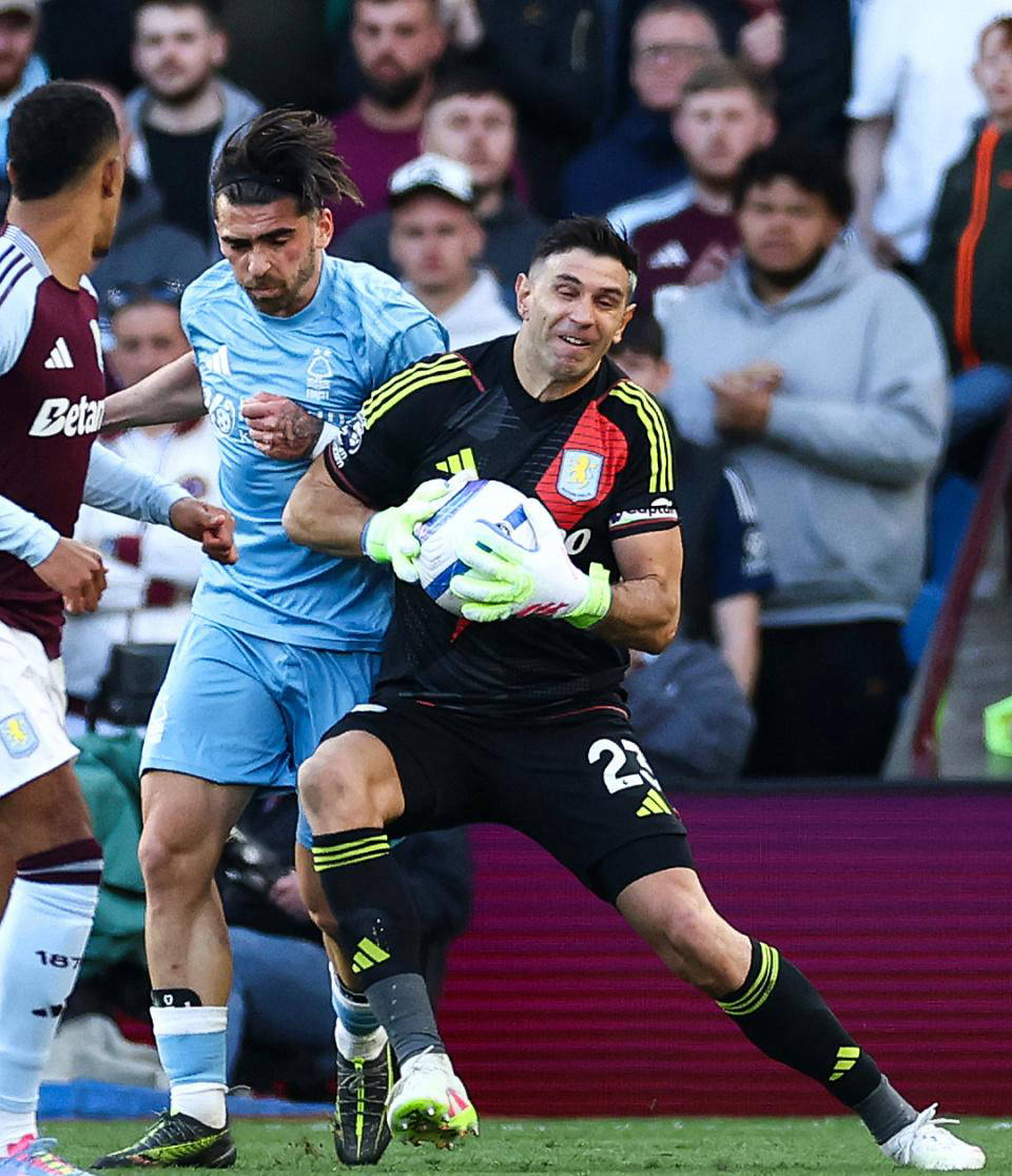 阿斯顿维拉力争保级成功，全队士气飙升