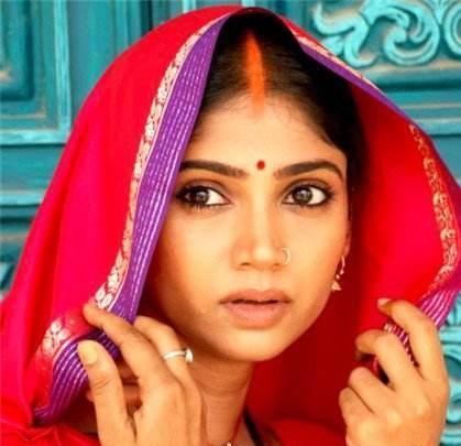 印度射箭运动员精准击中红心的简单介绍