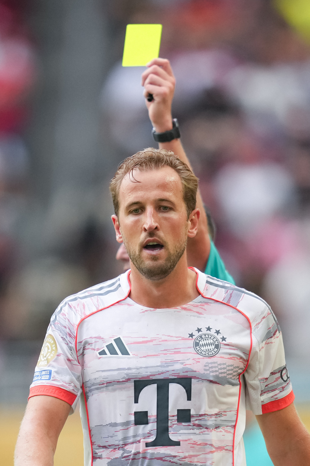 拜仁慕尼黑队员团结一心，成功晋级的简单介绍