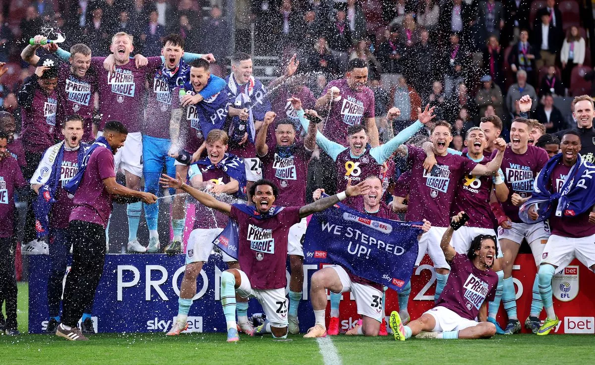 利兹联抢分成功，提前避免降级危机的简单介绍