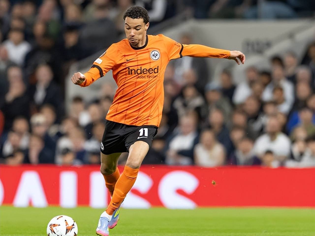 爱游戏-包含热刺球员转战德国联赛展开新生活的词条