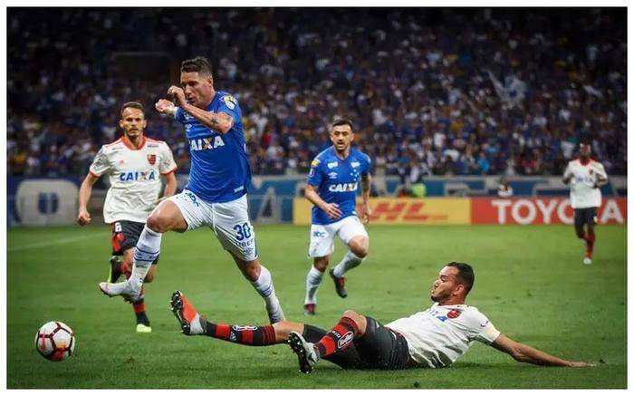 瓦伦西亚客场击败对手，豪取三分