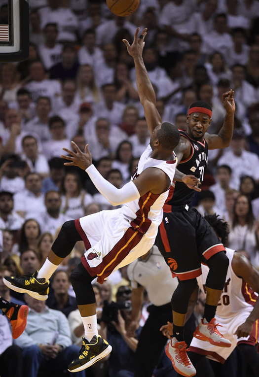 关于猛龙对阵热火，东区豪强对决一触即发的信息