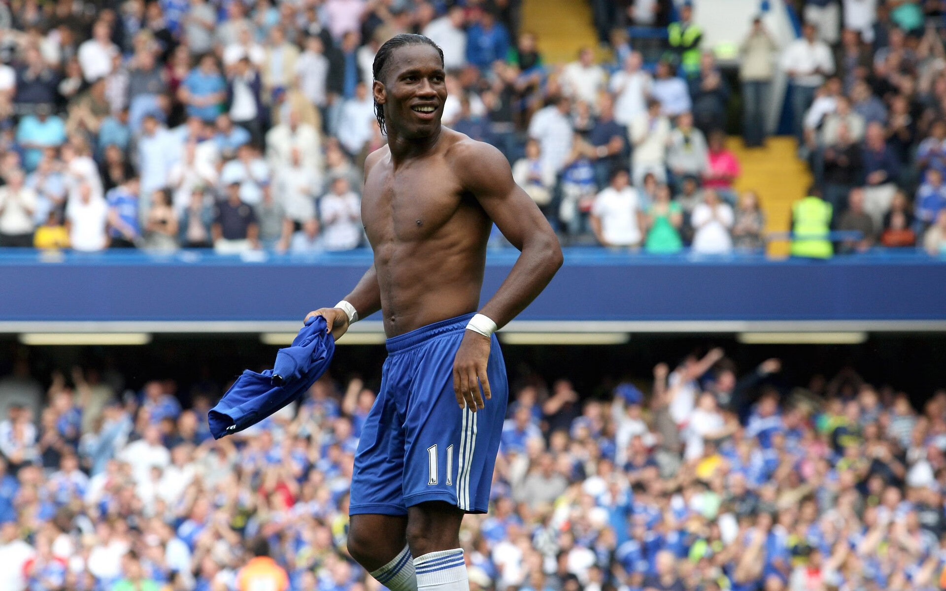 德甲争冠战之夜,格列兹曼防守端锁死对手,诠释现代足球的攻防一体